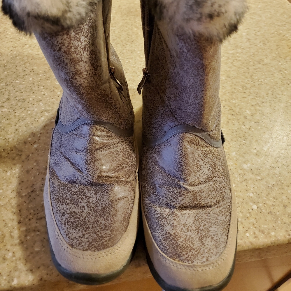 Western Chief water proof snow boots